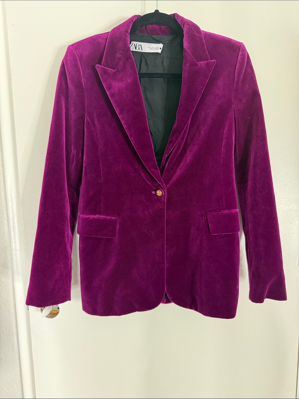 Zara Velvet Blazer Jacket in Magenta
